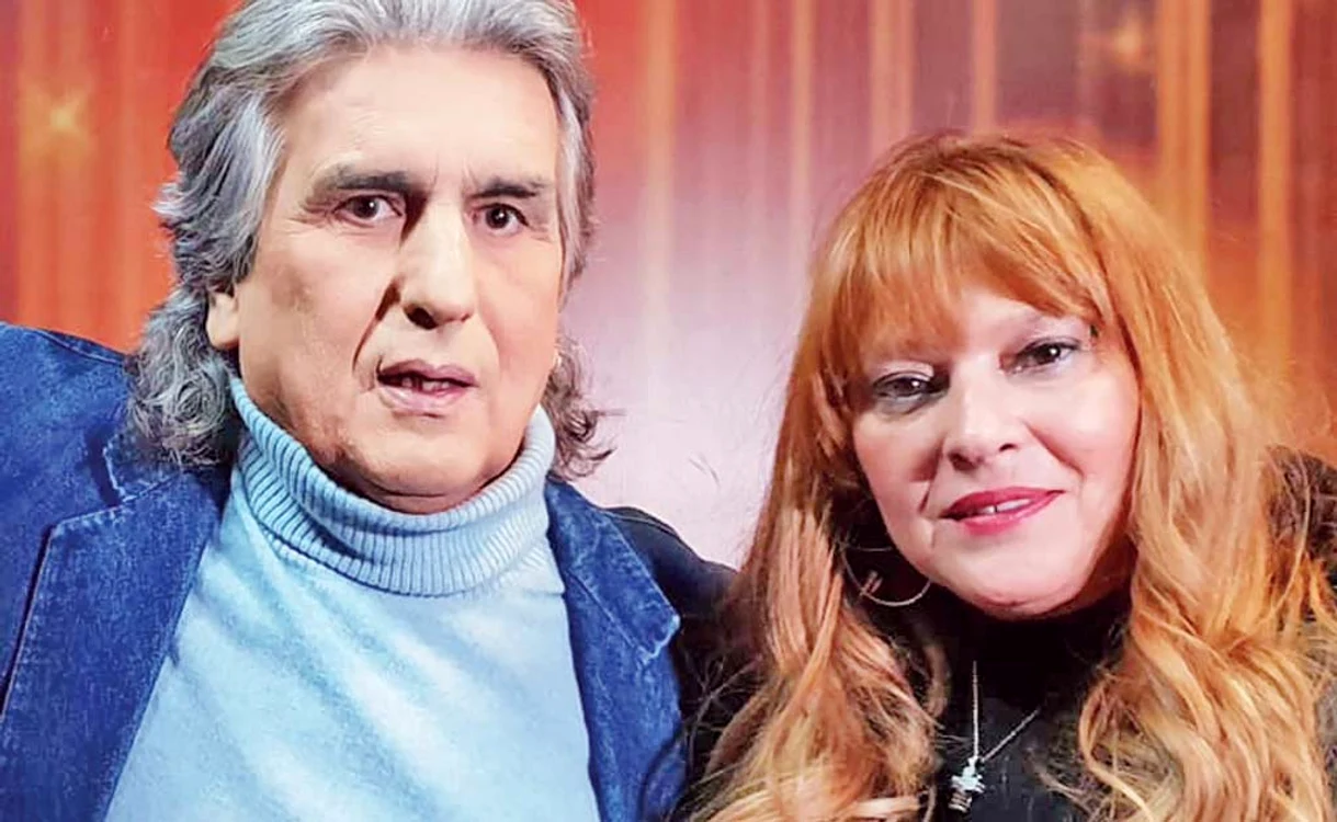 
    Toto, alături de Laura Stone, solistă româncă  