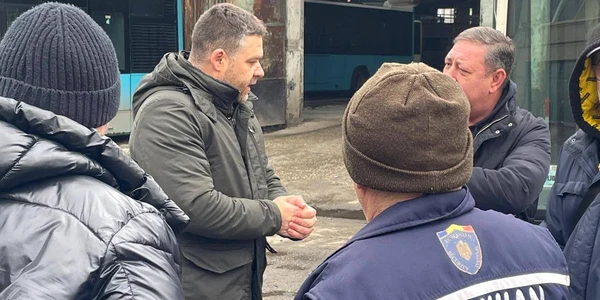 Ciprian Ciucu la autobaza STB floreasca FOTO FB C Ciucu jpg