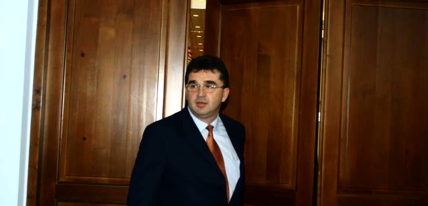 Marian Oprişan se judecă de opt ani