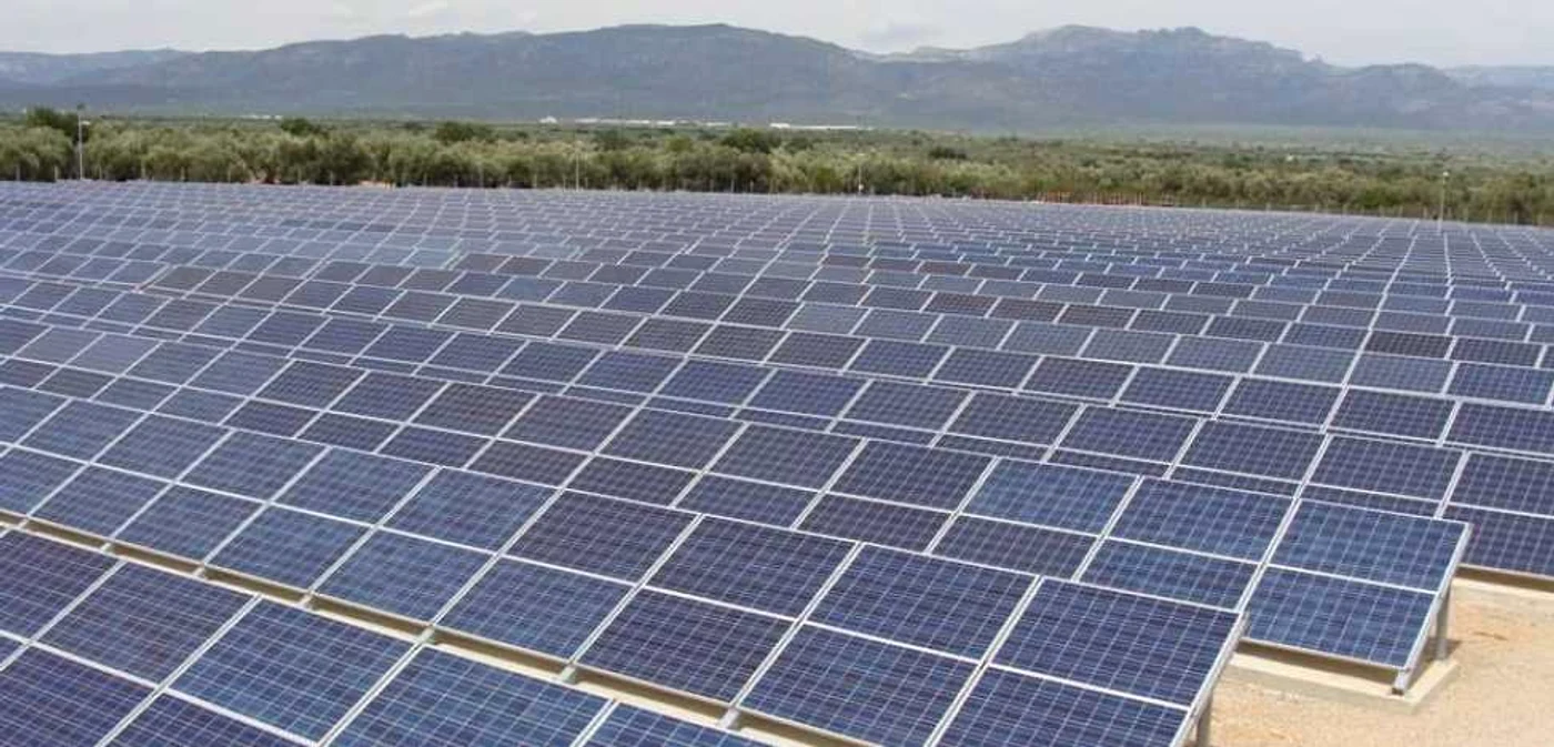 Parc fotovoltaic FOTO Adevărul