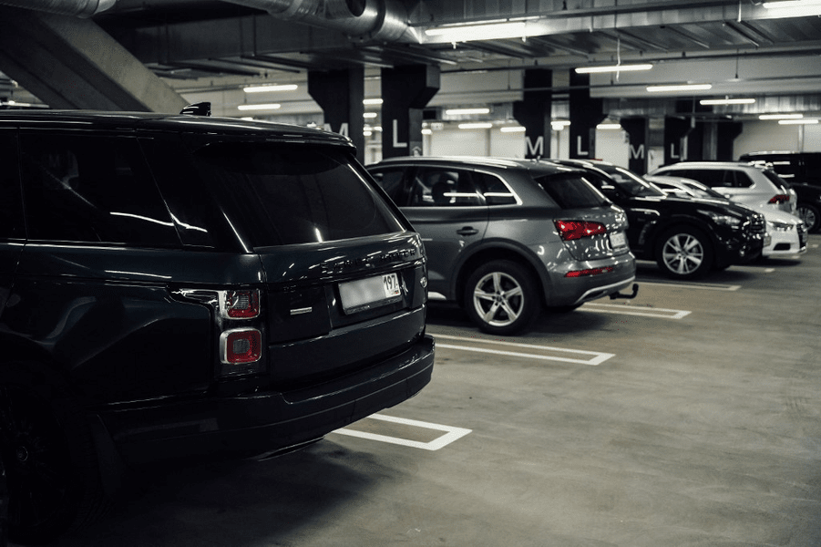 Industria auto din Rusia resimte impactul sancţiunilor. Cu cât a scăzut numărul de mașini noi vândute