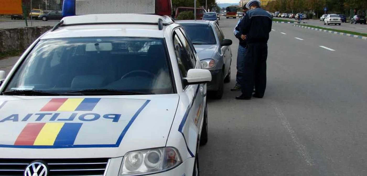 Polițiștii l-au prins pe șoferul care nu a oprit la semnalele agenților