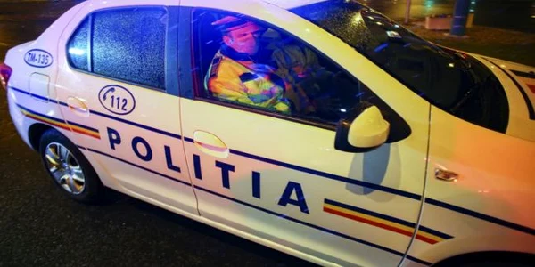 politist masina politie noapte girofar foto inquam photos virgil simonescu