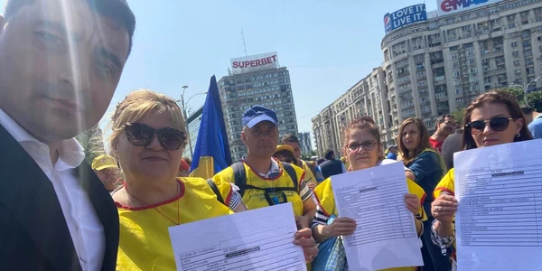 Geroge Simion la protestul profesorilor FOTO