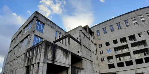 cladirea liceului de arta de pe care sa prabusit radu ionescu foto adevarul daniel guta