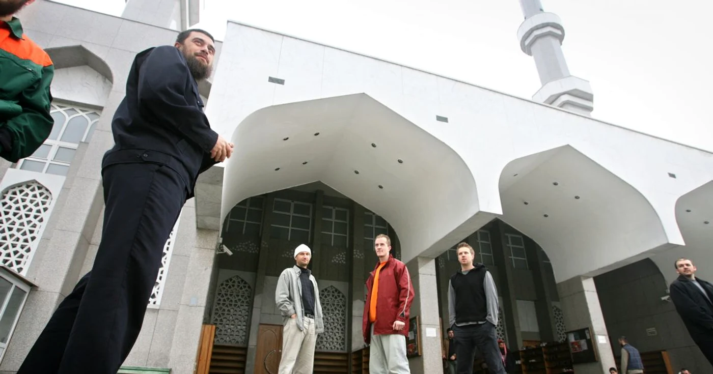 Inaugurată în 2000, moscheea Regele Fahd din Sarajevo face parte din ajutorul de 500 milioane de dolari oferit Bosniei de Arabia Saudită.