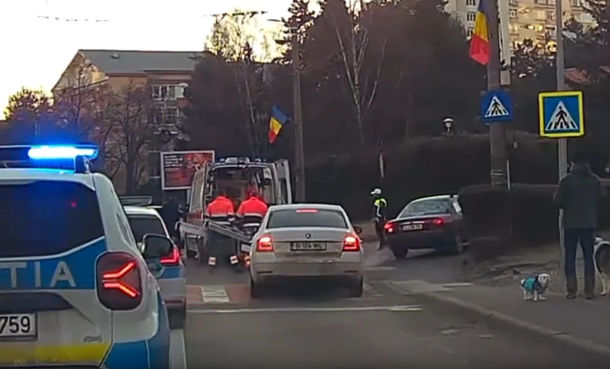 Adolescenții au fost loviți pe o trecere de pietoni nesemaforizată FOTO Captură video