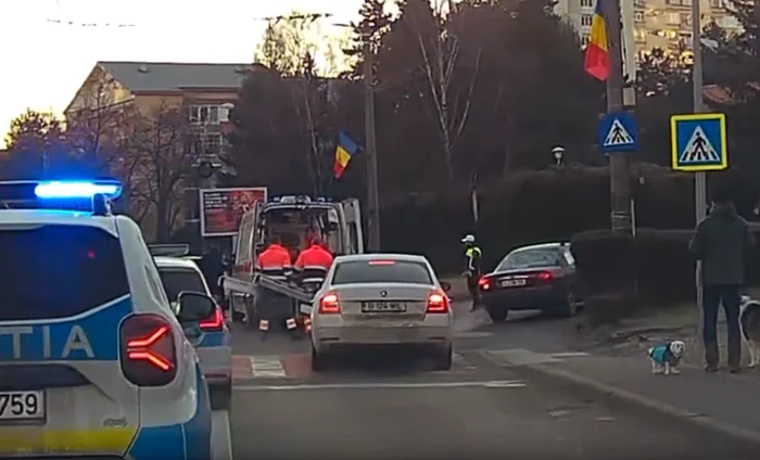 Adolescenții au fost loviți pe o trecere de pietoni nesemaforizată FOTO Captură video