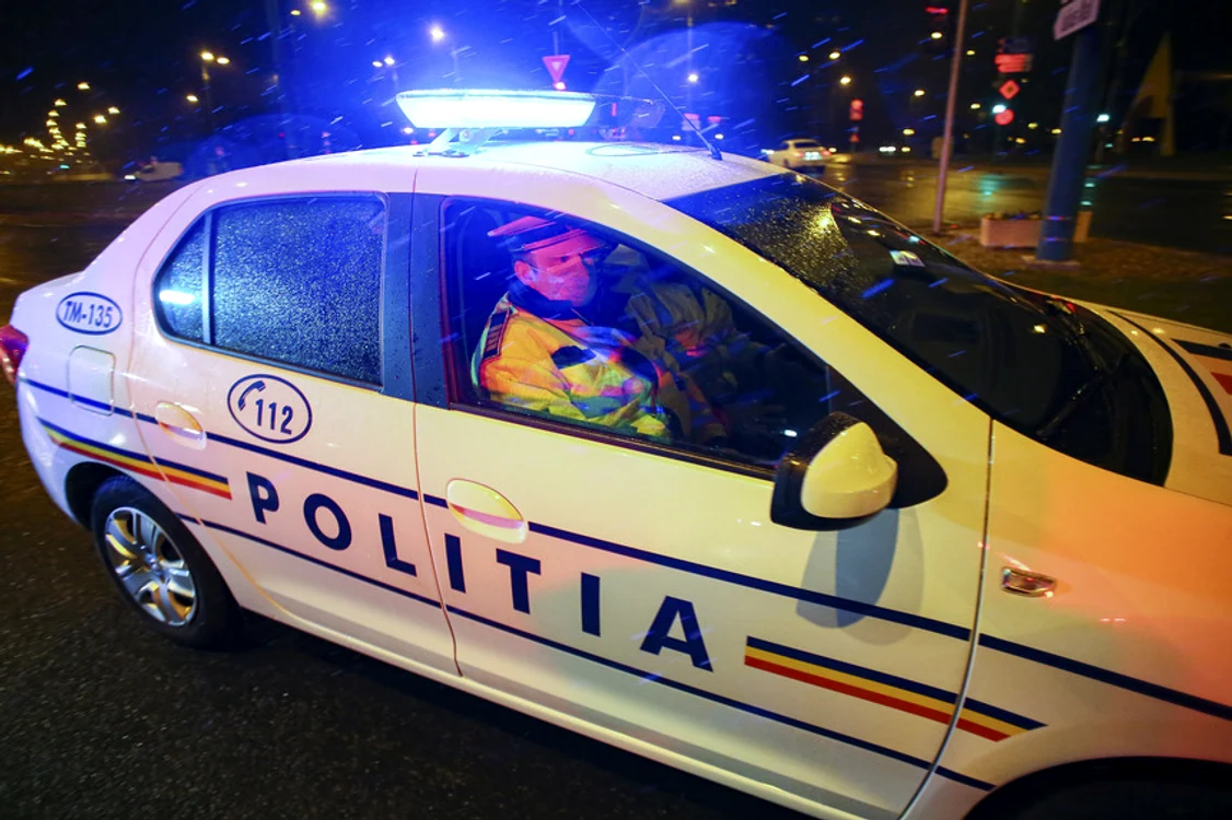 
    Polițiștii au identificat persoana care a efectuat apelul fals la 112 Sursă foto: Inquam Photos/Virgil Simonescu  