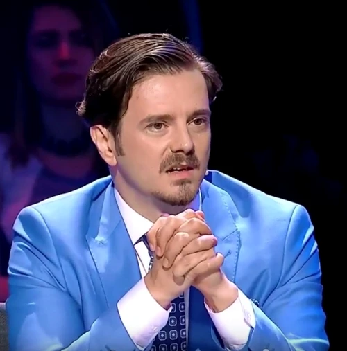 Mihai Petre Uite cine danseaza primul 10 jpeg