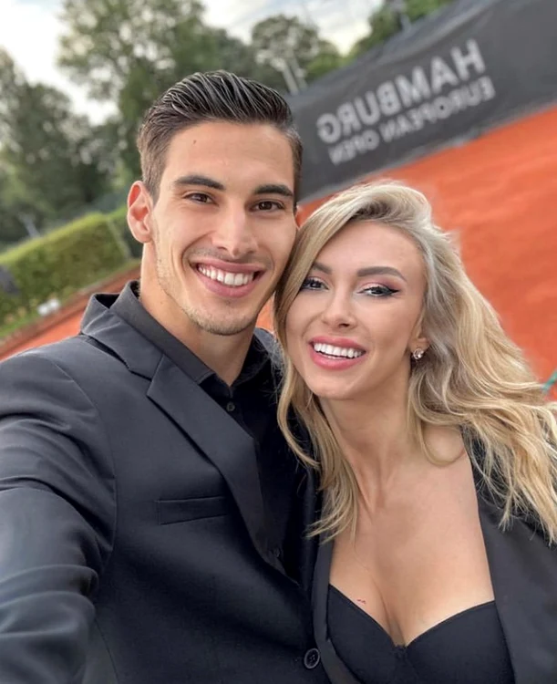 Andreea Bălan îl susțin peste tot pe Victor Cornea. Foto Instagram