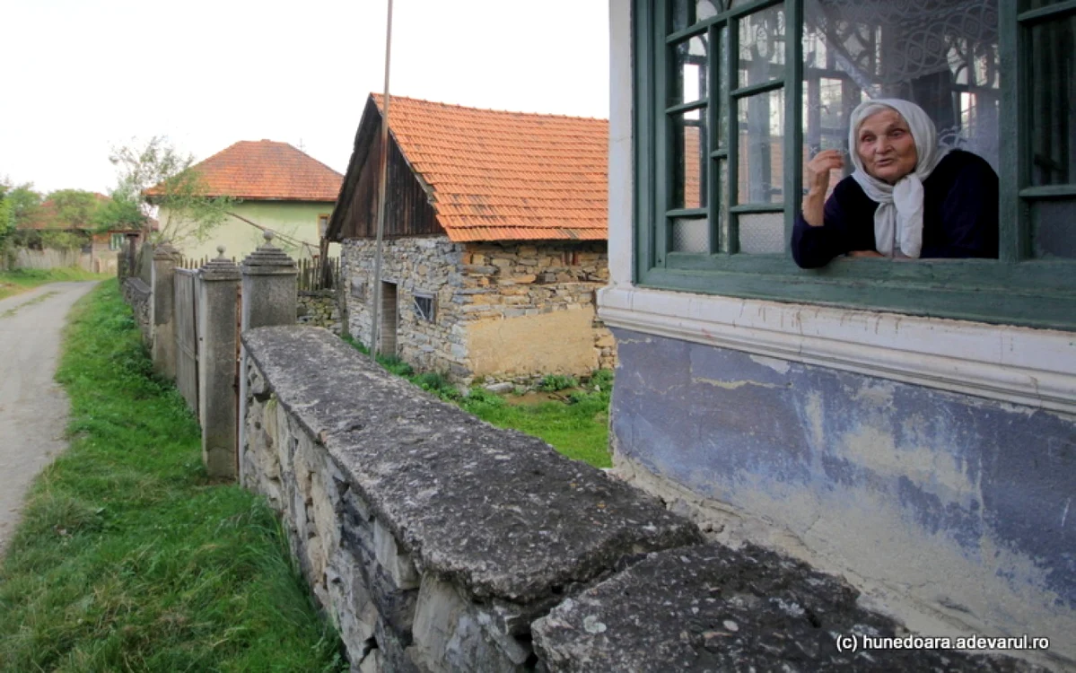 Un proiect de lege prevede că în mediul rural pot fi construite case până în 150 mp fără autorizație