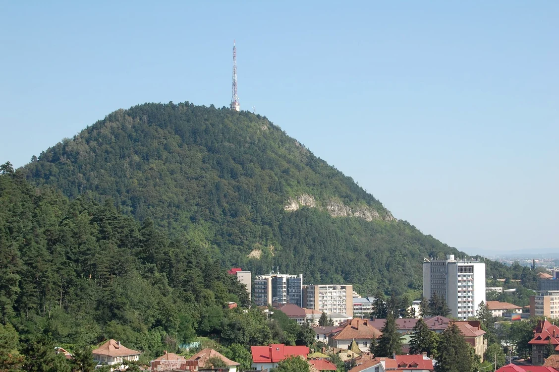 Culmea Pietricica este un simbol al orașului FOTO IOR2019