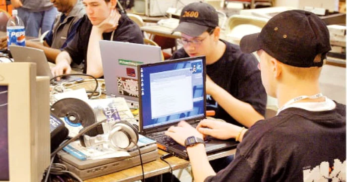 Datele dezvăluite pe internet îi stânjenesc pe oficialii letoni p Foto: reuters