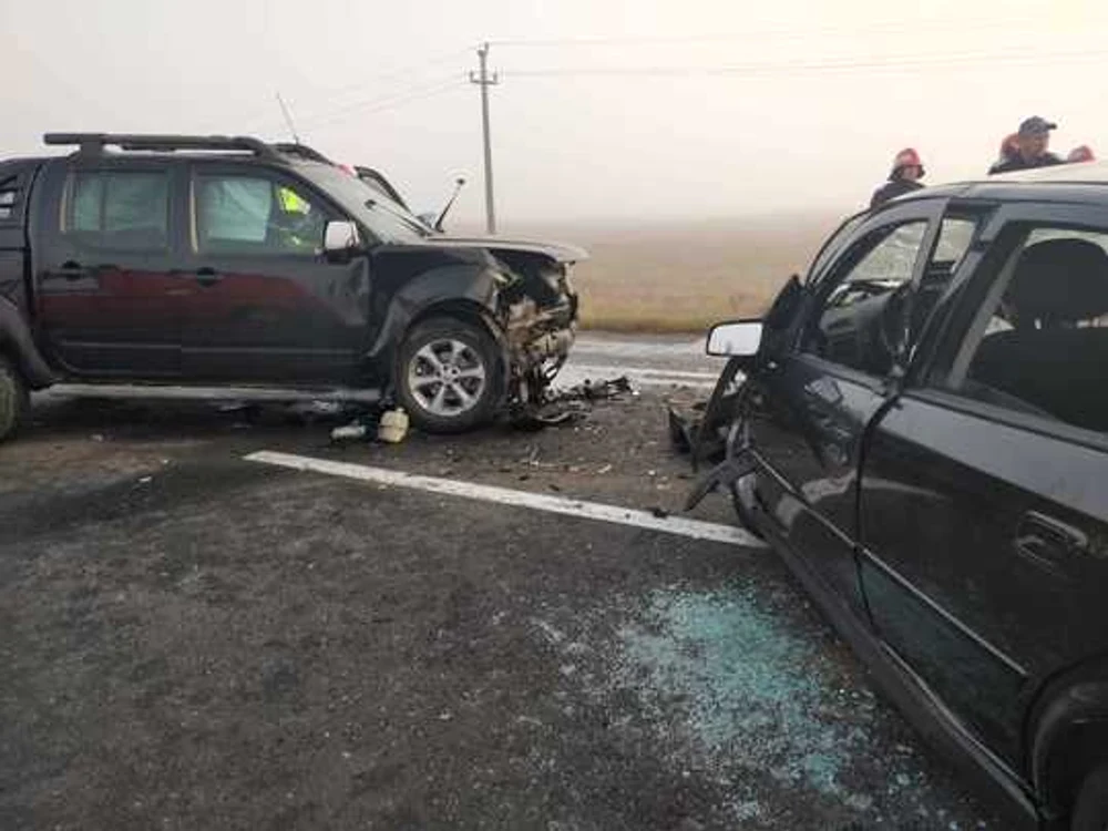 
    Accident grav la limita judeţelor Bacău şi Vrancea Foto News.ro  