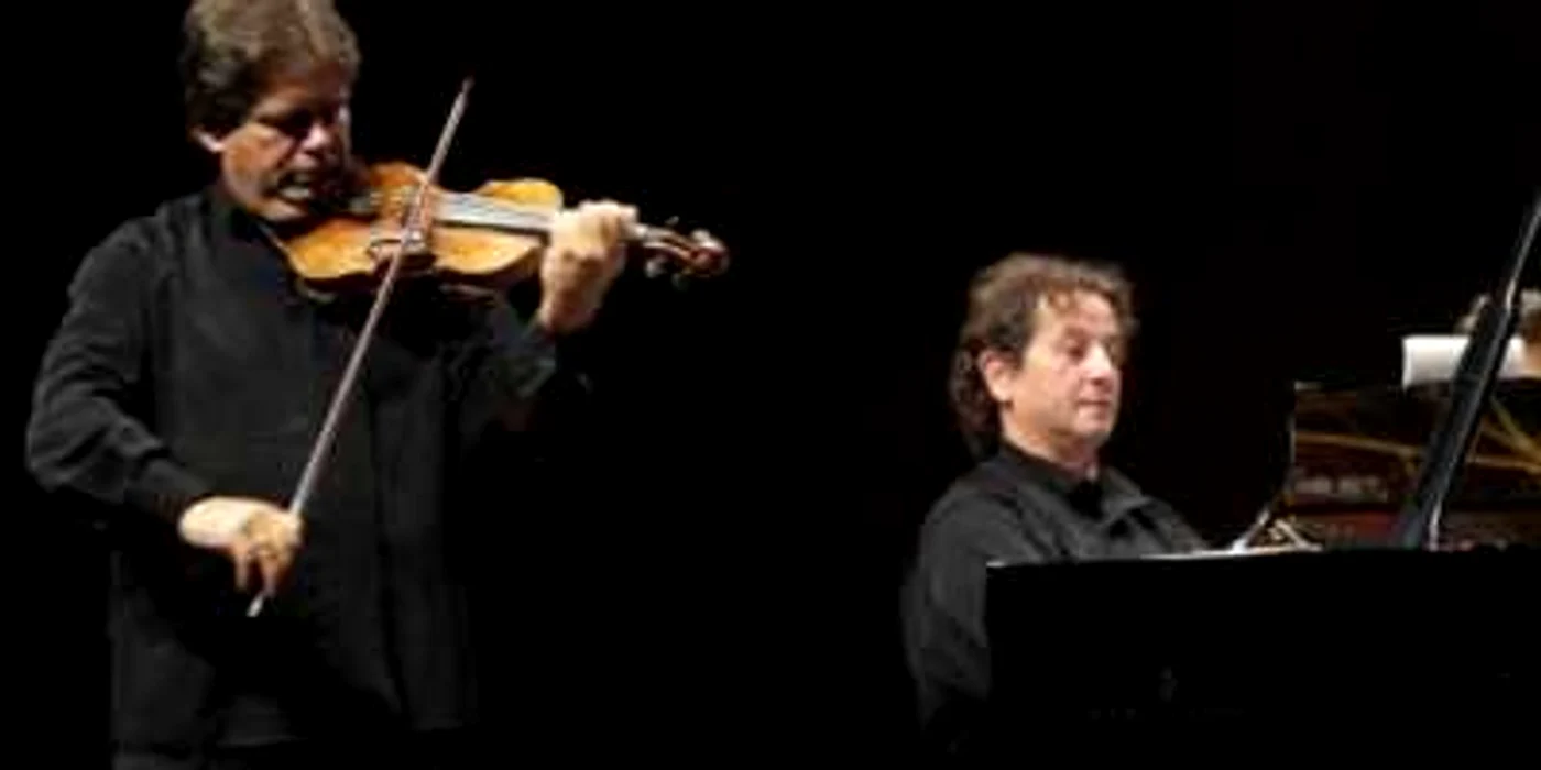 Violonistul Gabriel Croitoru (stânga) şi pianistul Horia Mihail FOTO: radiocultura.ro