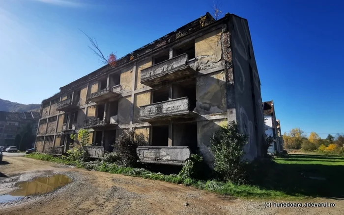 Clădire abandonată în Crişcior. Foto: Daniel Guţă. ADEVĂRUL