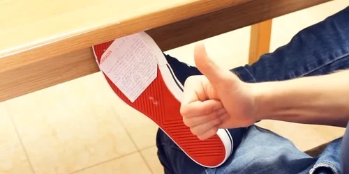 cum sa copiezi la examen 