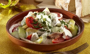 salata mixta de pui jpeg