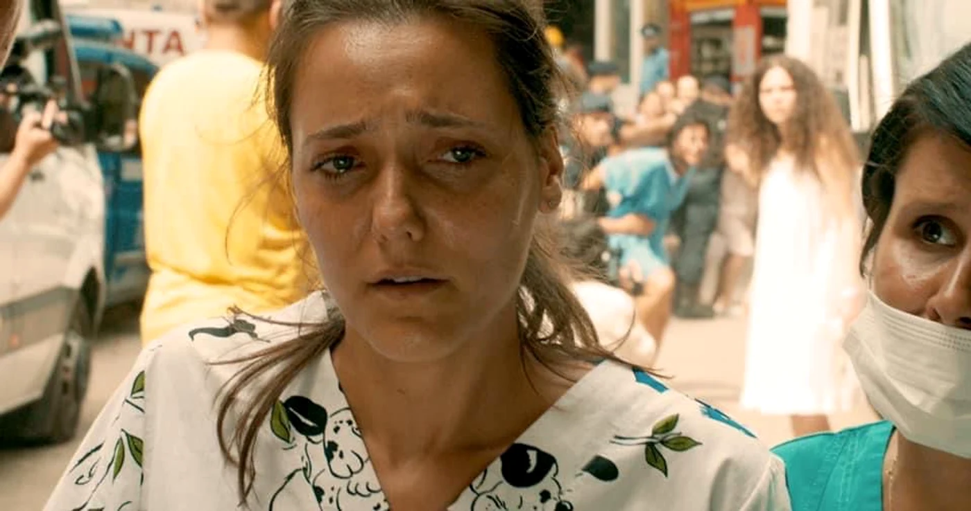 Georgiana joacă rolul asistentei Mihaela Suveică în filmul „Scurtcircuit” (2018)