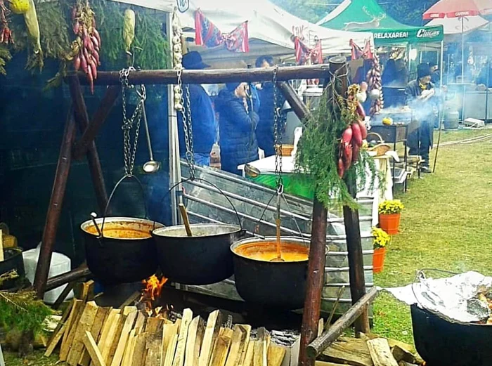 Preparate tradiționale  ciobănești. FOTO Facebook Hai la Brașov