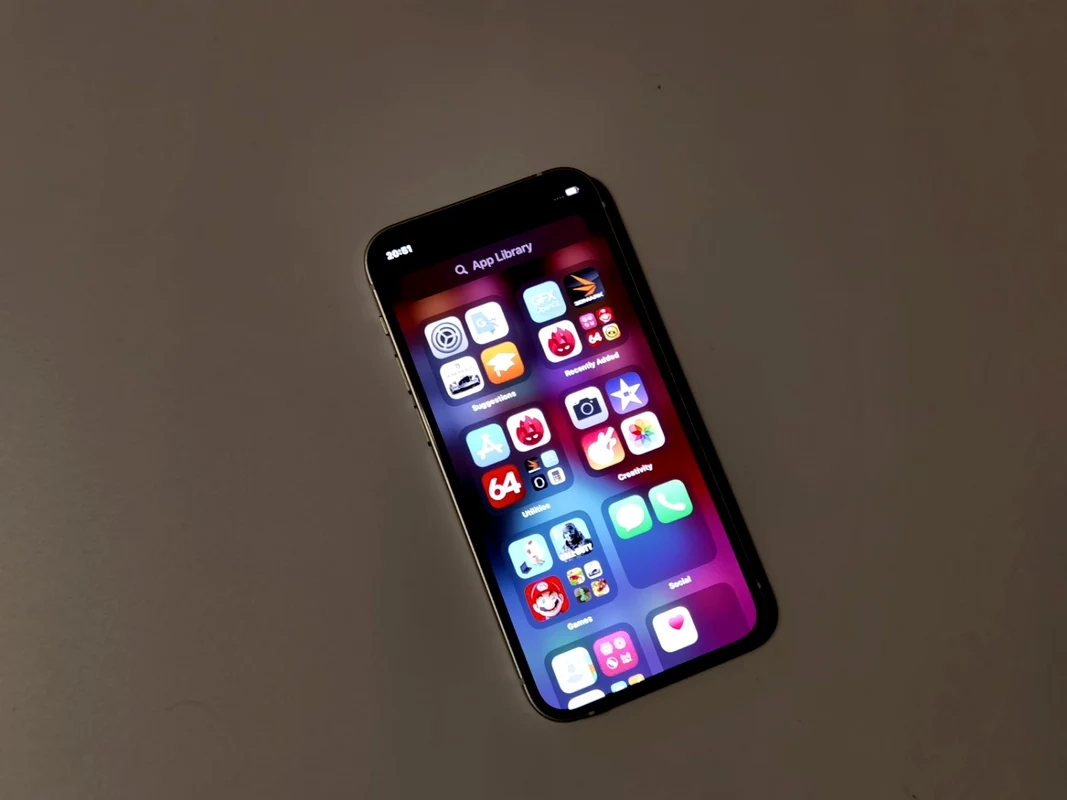 iPhone 12 Mini FOTO Adrian Pogîngeanu