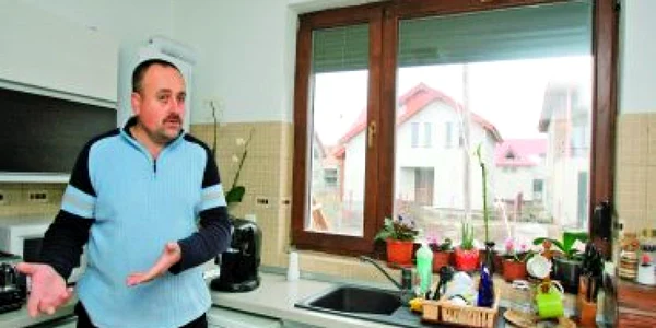Vilele de lux din cartierul Henri Coandă, fără curent şi apă potabilă (GALERIE FOTO)