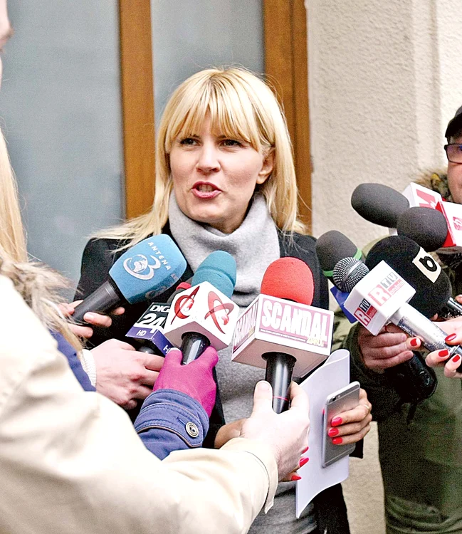 Elena Udrea a fost pusă sub control judiciarfoto: Dorin Constanda