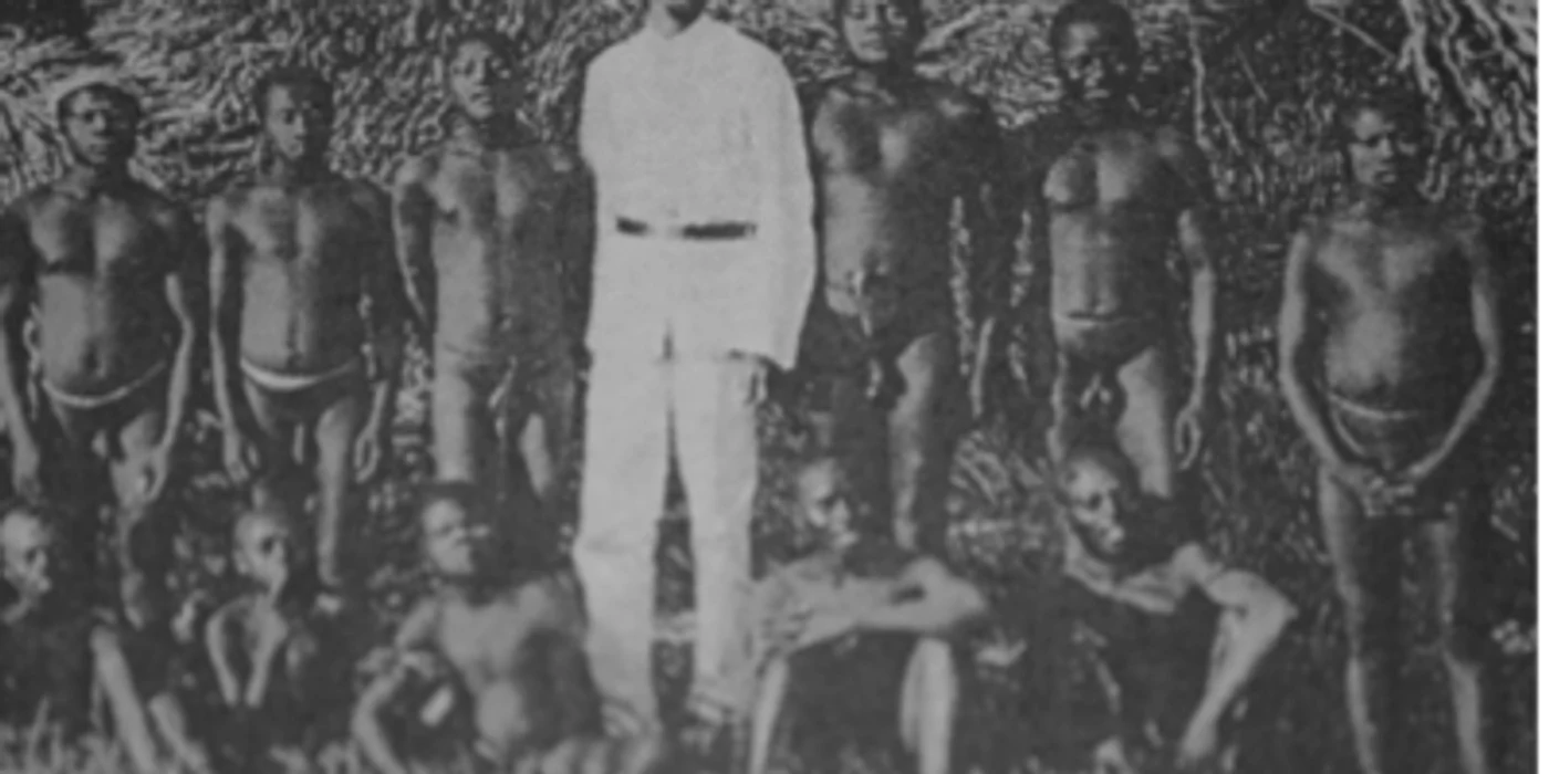 Maurice Vidal Portman alături de membri ai tribului din Andaman FOTO Twitter