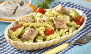 salata de paste cu peste jpeg