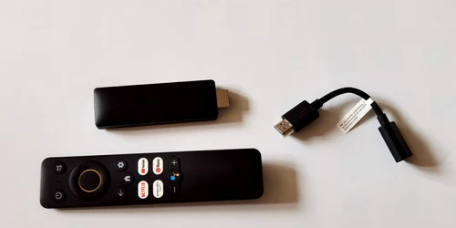 realme 4K Smart Google TV Stick FOTO Adrian Pogîngeanu