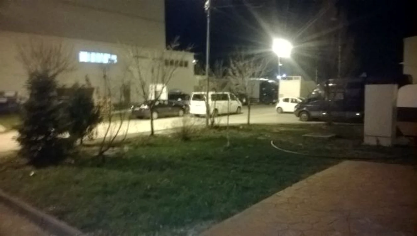 Dubița cu care sunt transportați concurenții la Vocea României