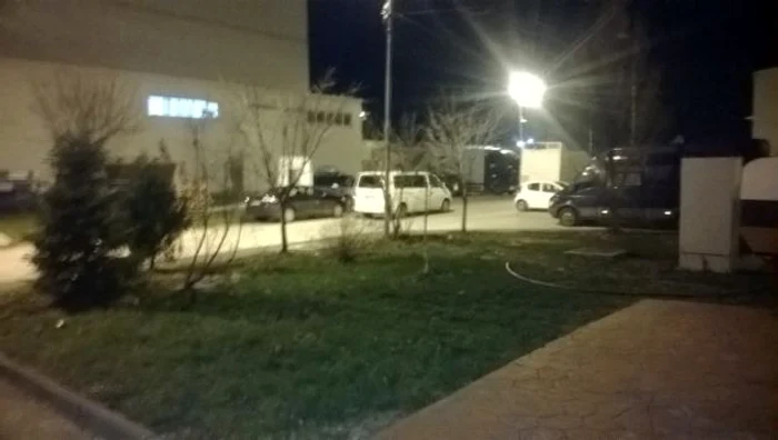 Dubița cu care sunt transportați concurenții la Vocea României