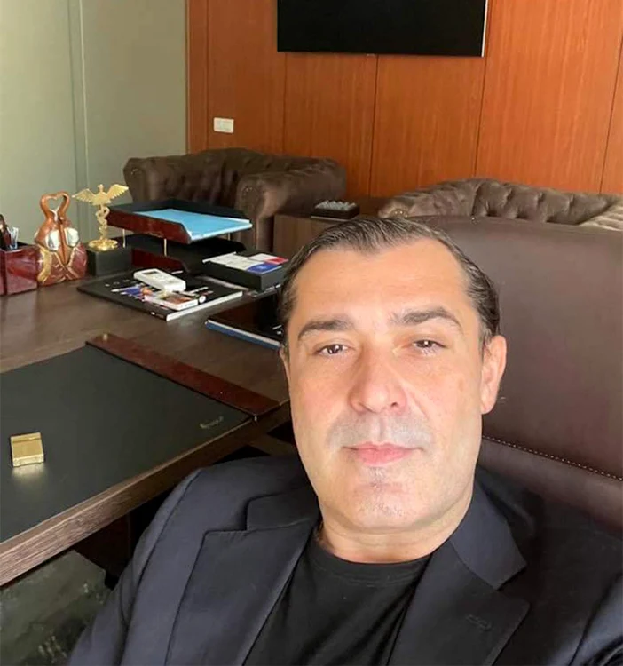 Alex Erbaşu, 45 ani, este şi el căsătorit şi are un copil