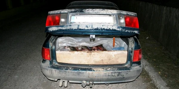 Bărbatul s-a ales cu dosar penal iar maşina i-a fost confiscată