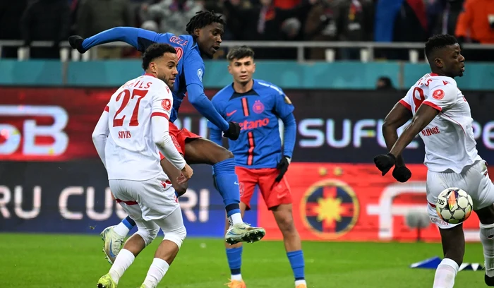 FCSB (albastru) a consemnat o victorie în fața lui Dinamo (FOTO: Sportpictures)