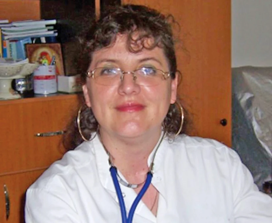 
    Medicul Elena Vlad  a refuzat să facă  o bronhoscopie  pentru că nu  primeşte un spor  pentru această manevră  