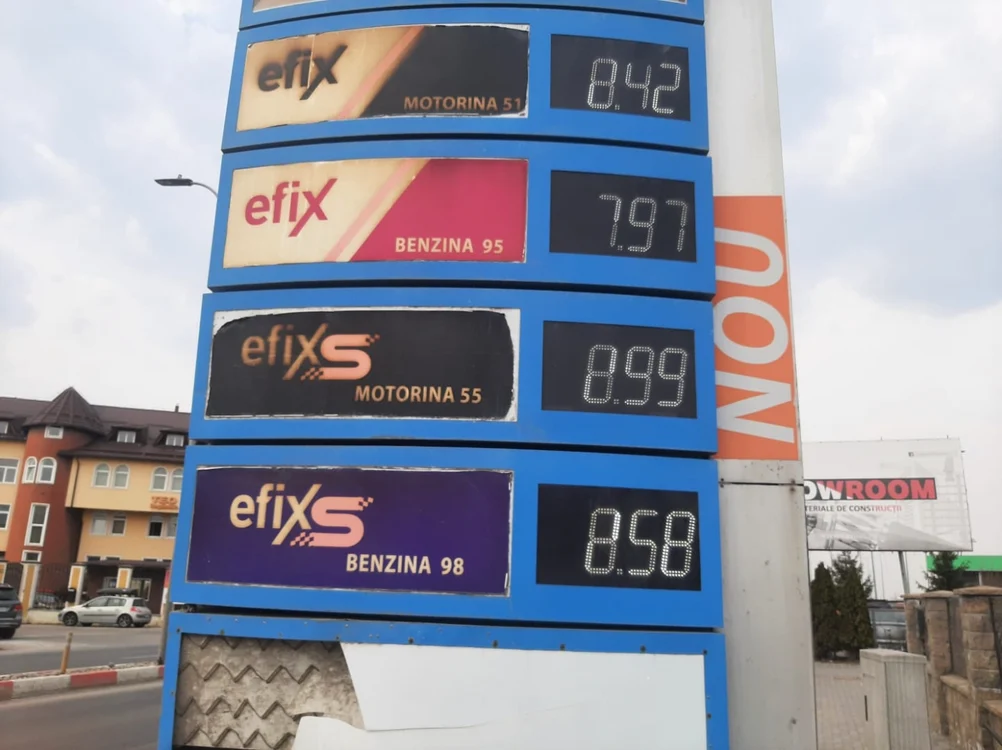 Carburanţii nu s-au scumpit atât de mult cât s-au temut românii FOTO Ioan Buciumar