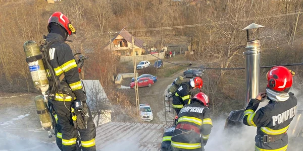 incediu scoala Vaslui 1 FOTO ISU Vaslui jpg