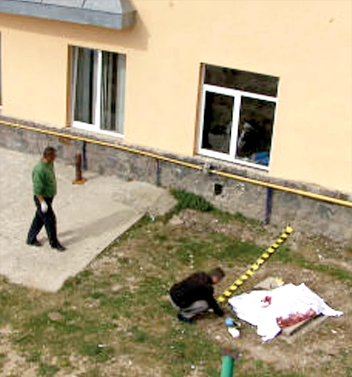 Răzvan a fost găsit fără viaţă ieri dimineaţă, în faţa cabanei, de către un ospătar