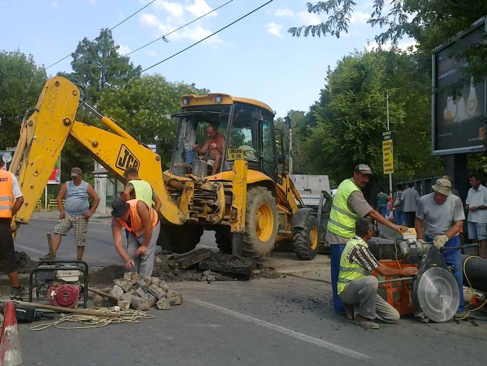 Şantier pe strada Isaccei