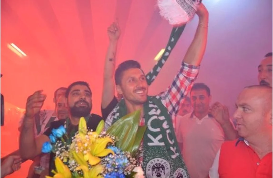 Marica s-a pozat alături de fanii lui Konyaspor FOTO haberciniz.biz