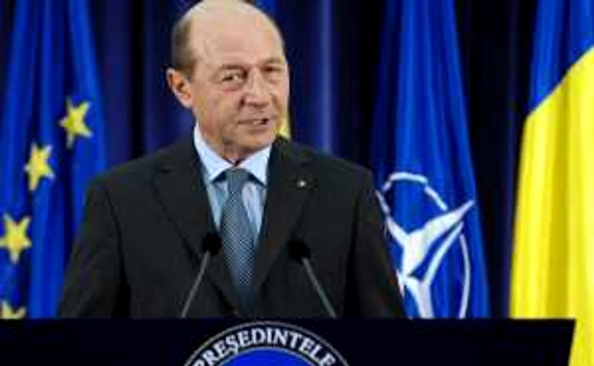Preşedintele Băsescu decide astăzi dacă promulgă statului senatorilor şi deputaţilor FOTO presidency.rol