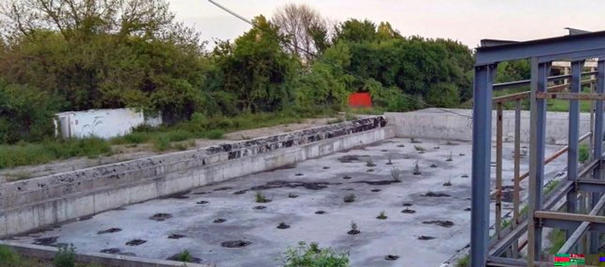 Bazinul olimpic, abandonat de la Galați FOTO: Arhivă, Adevărul