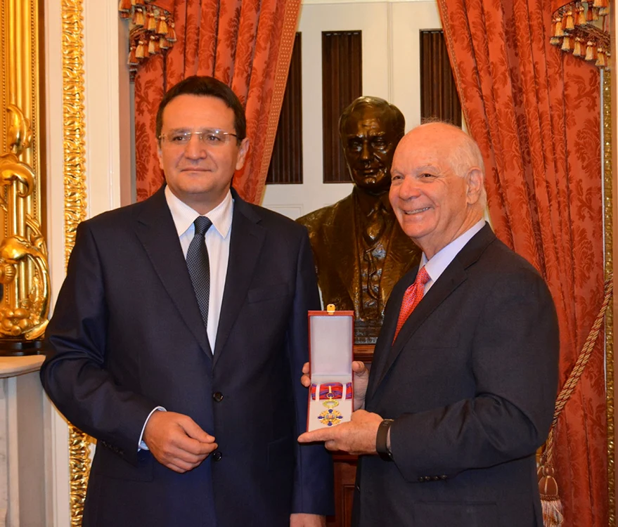 George Maior alături de Sen. Ben Cardin/ Foto: Ambasada României în SUA
