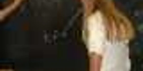 Hunedoara: Un profesor filmat în timp ce a hărţuit sexual o elevă continuă să predea