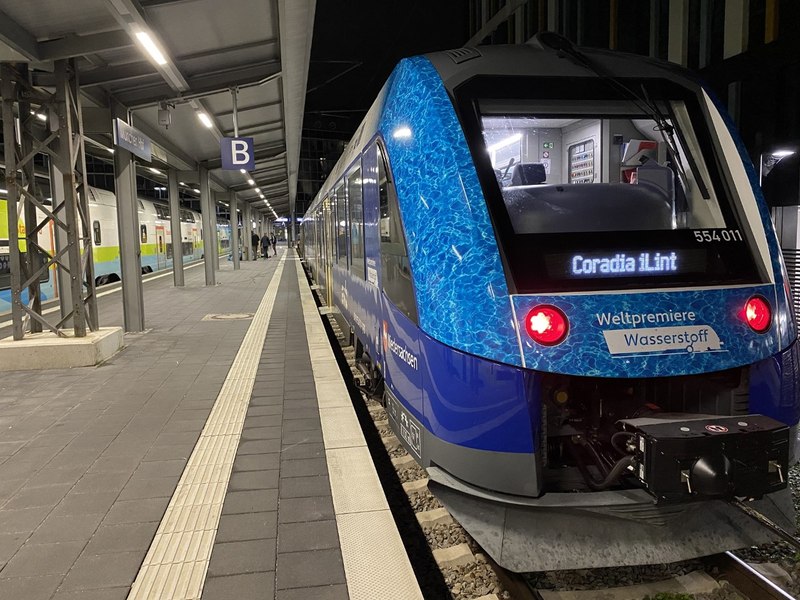 Un tramvai numit dorință amânată. Autoritățile din România organizează anul viitor a patra licitație pentru a cumpăra trenuri cu hidrogen