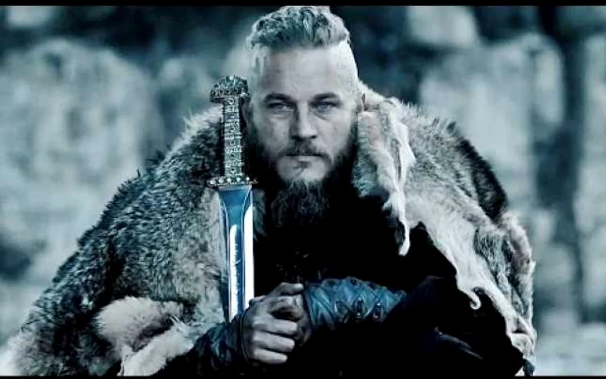 Ragnar Lodbrok interpretat de actorul Travis Fimmel FOTO youtube.com