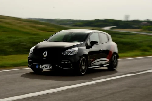 Test Drive Renault Clio RS Sport Nav 220 Trophy