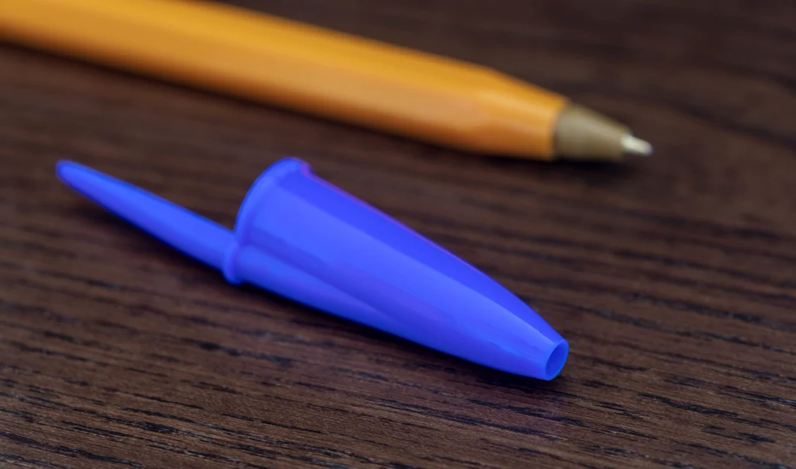 Motivul pentru care capacele de pix au o gaură în vârf / Foto: Shutterstock